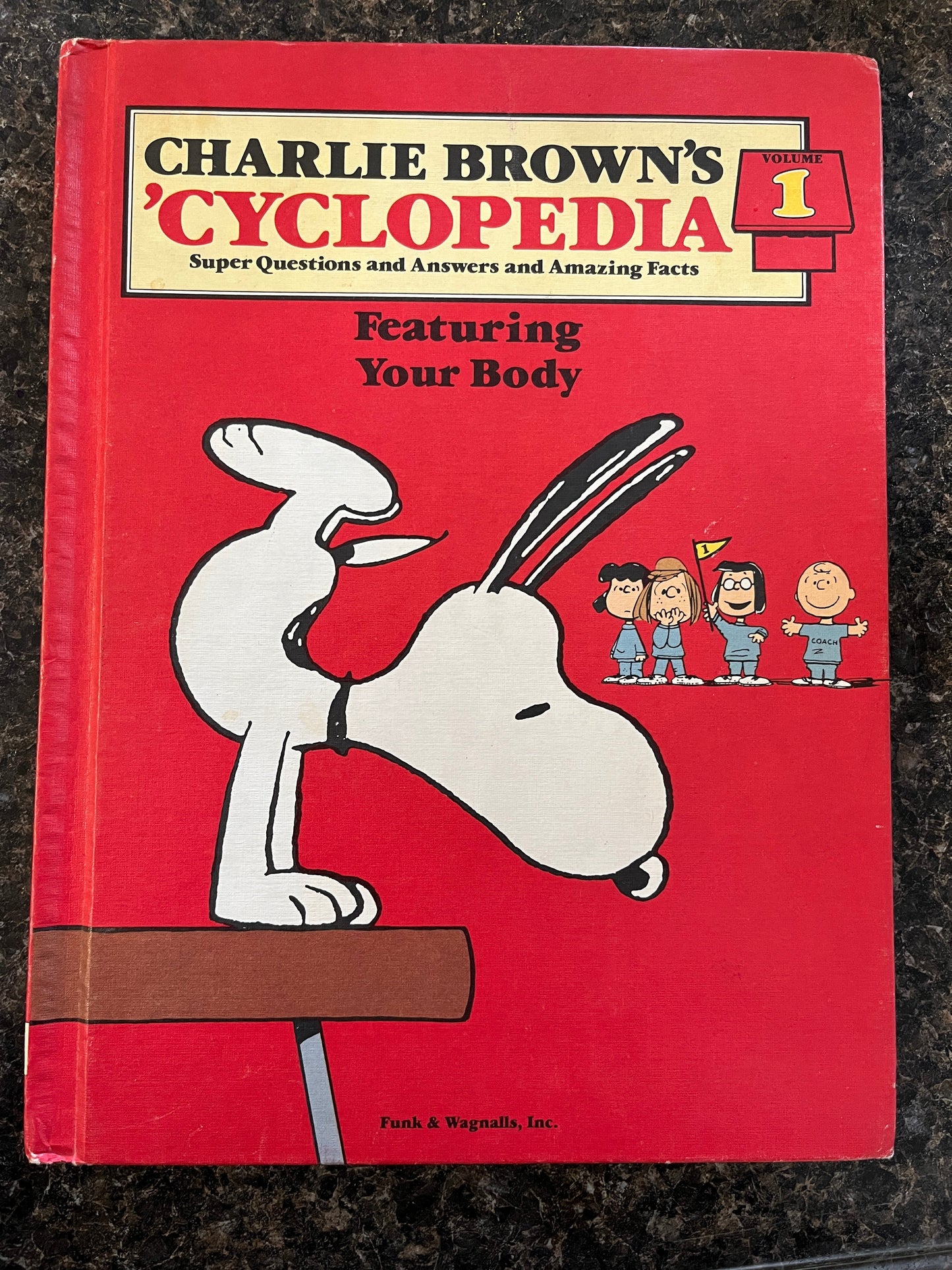 Charlie Brown's Cyclopedia Volume 1