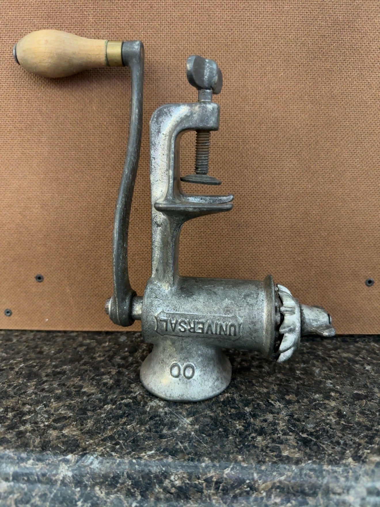 ANTIQUE UNIVERSAL NO. 00 FOOD CHOPPER – L.F. & C. NEW BRITAIN, CONNECTICUT