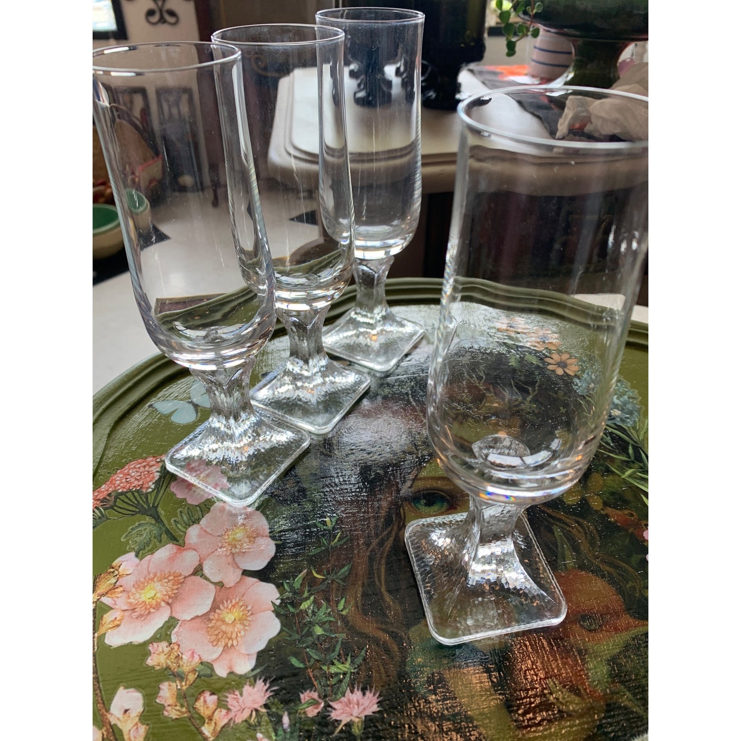 Clear Vintage Champagne Drinking Glasses Set of 4