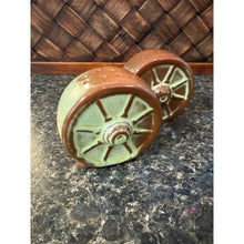 Load image into Gallery viewer, Vintage Frankoma Prairie Green Wagon Wheel Salt & Pepper Shakers