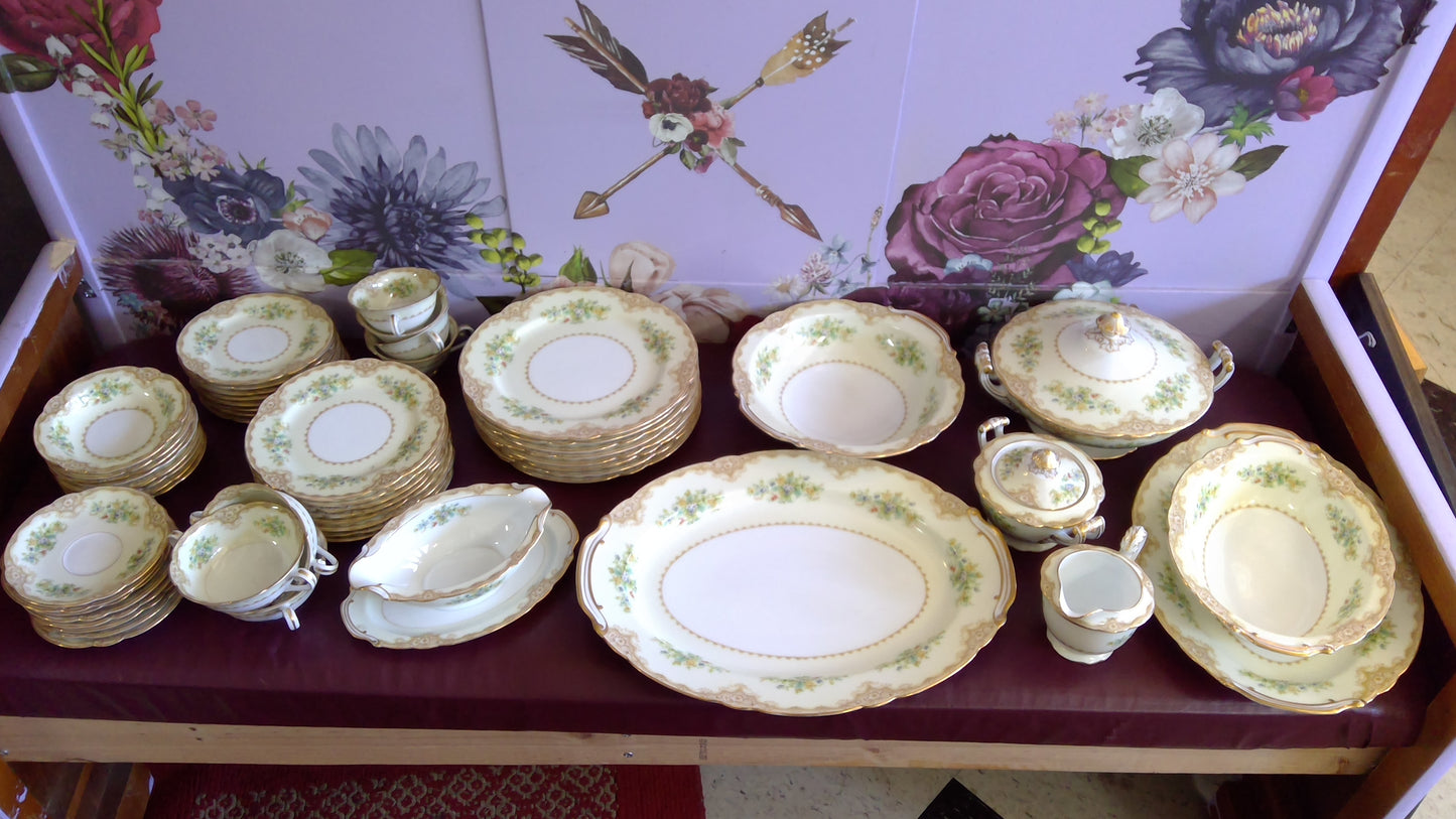 Noritake Iris Medium Dinner plates (4pcs)