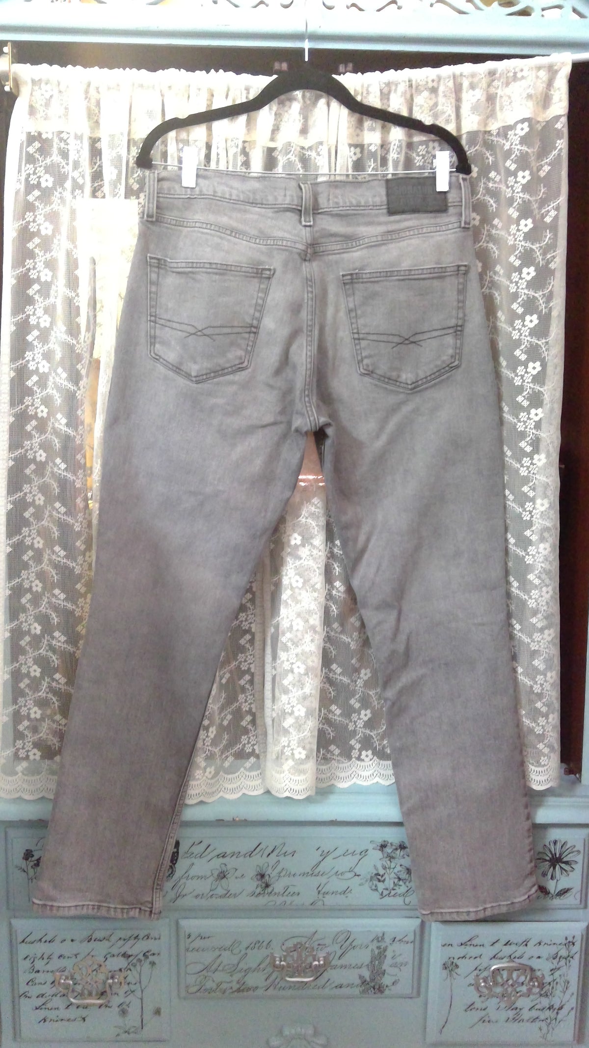 Levi’s Signature High-Waisted Slim Fit Jeans