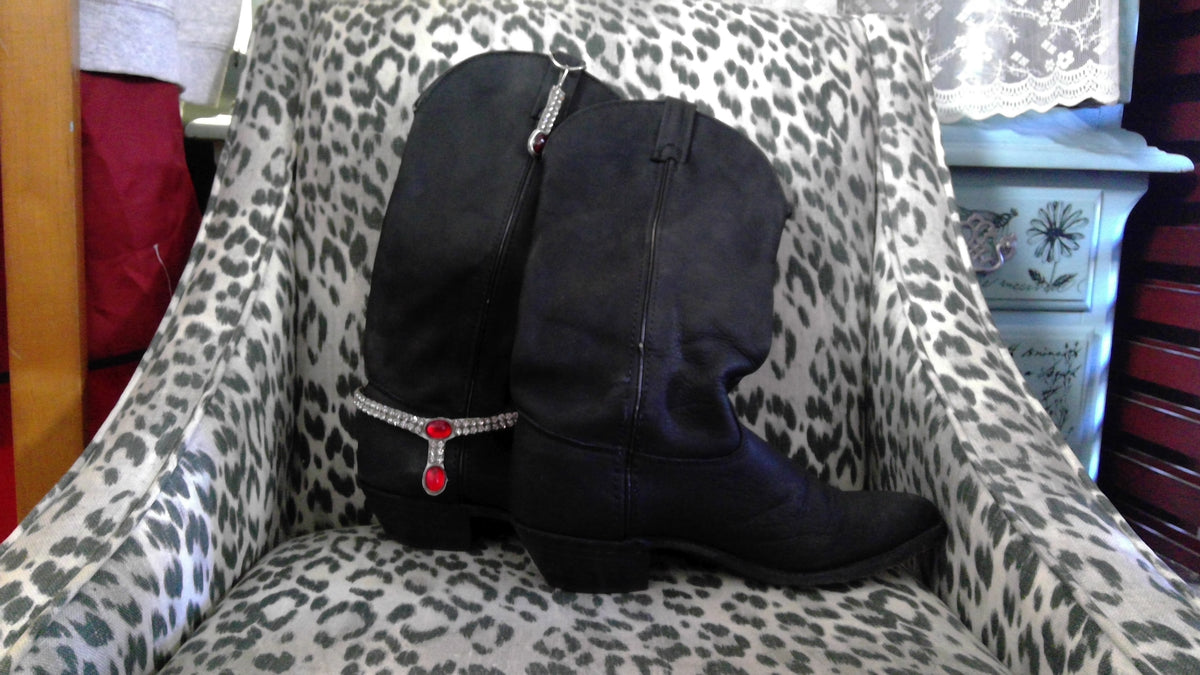 Vintage Black Cowgirl Boots with Rhinestone & Red Diamond Accents – Size 8