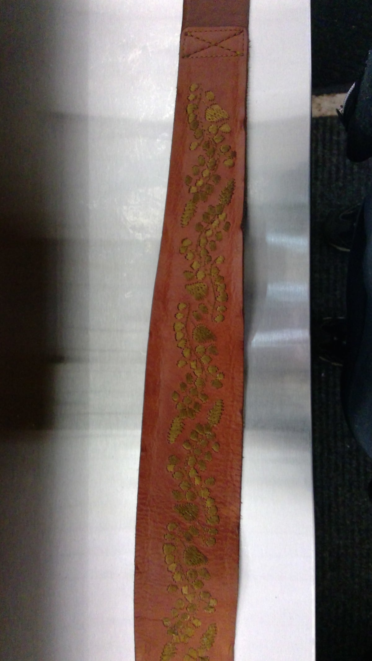 Abercrombie & Fitch 2000s Brown Embossed Leather Belt – Size Medium