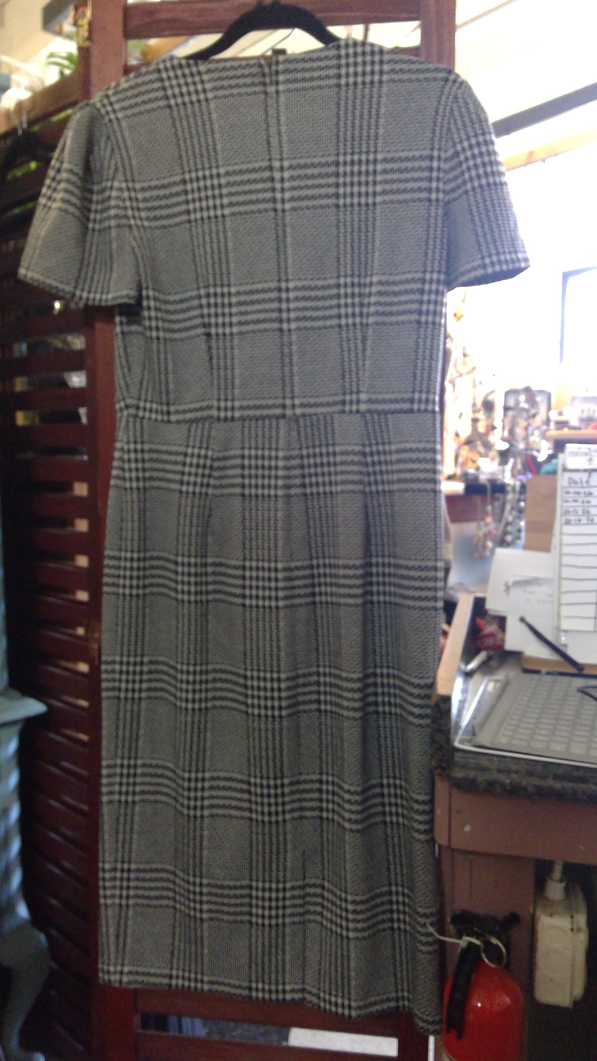 Maggy London Black & White Houndstooth Glen Plaid Sheath Dress – Size 6