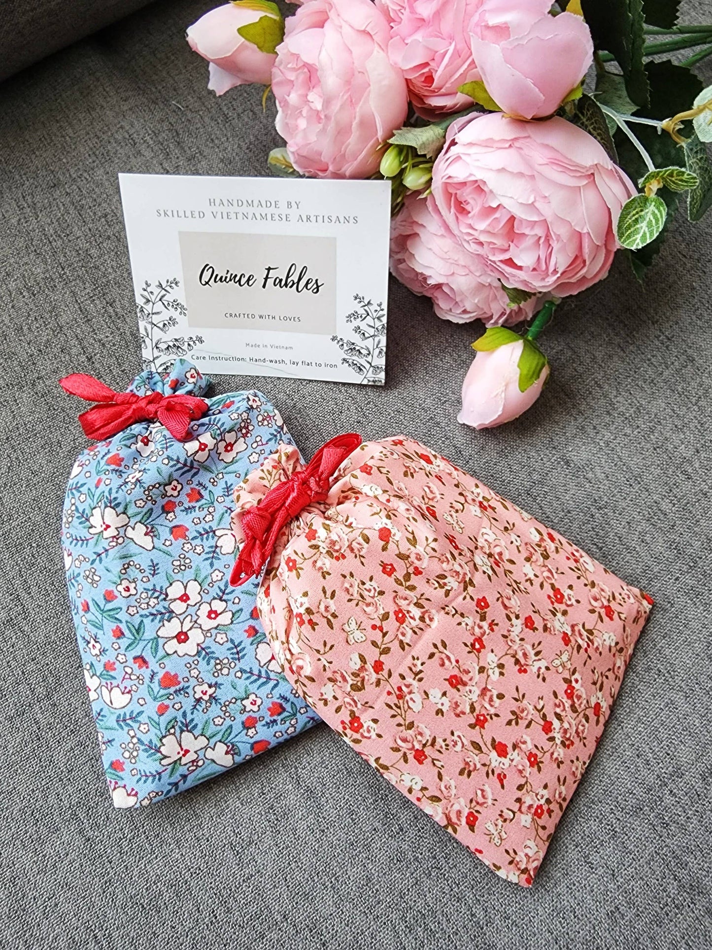 Quince Fables - Floral Embroidered Compact Mirror, Collection Sophia ✅