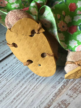 Load image into Gallery viewer, Vintage Mexico Souvenir Oil Cloth Dolls, Mexican Folk Art Doll Set with Straw Sombreros, Spanish Man & Woman Cultural Dolls, Unique Couple