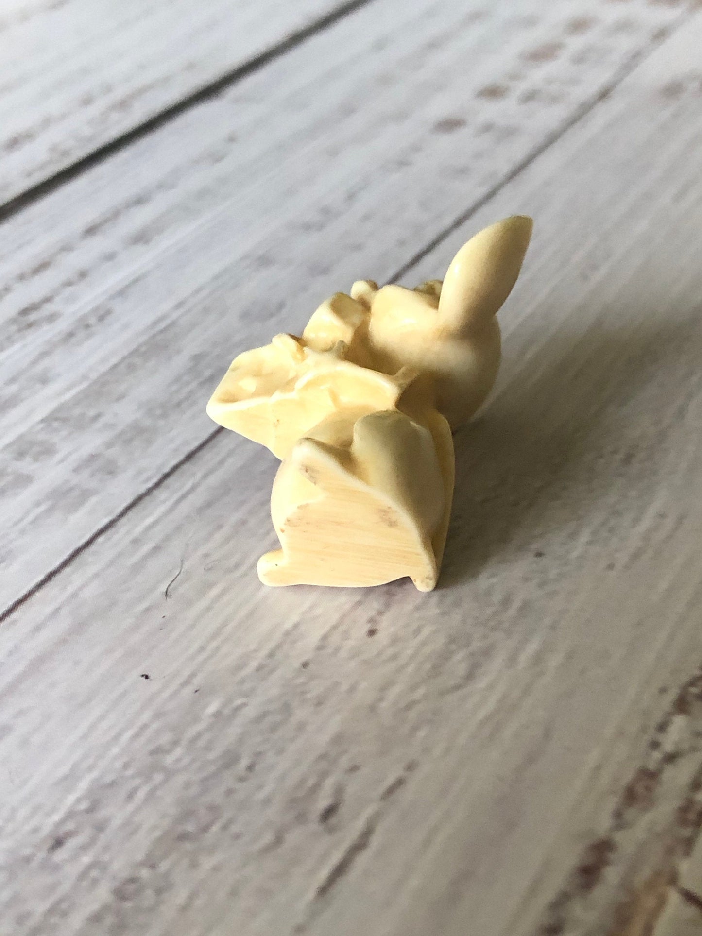 Miniature Aged Off-White Big Eared Mouse with Swiss Cheese in a Bow Figurine, Itty Bitty Mouse with Cheese, Tiny Mouse and Cheese