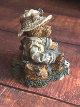 Load image into Gallery viewer, 1994 Boyds Bears and Friends the Bearstone Collection Style 2249-06 Otis...The Fisherman