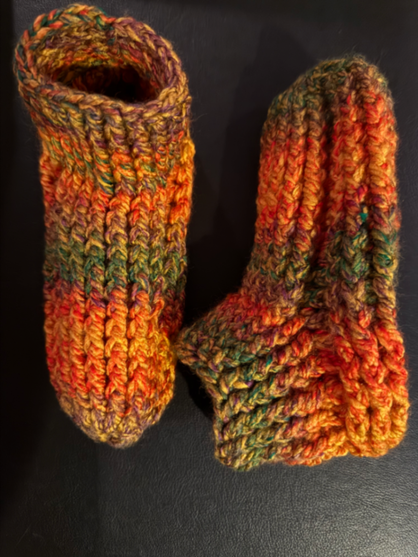 Luster & Loom - Handmade Multicolor - Orange Acrylic yarn Medium Slippers New without tags