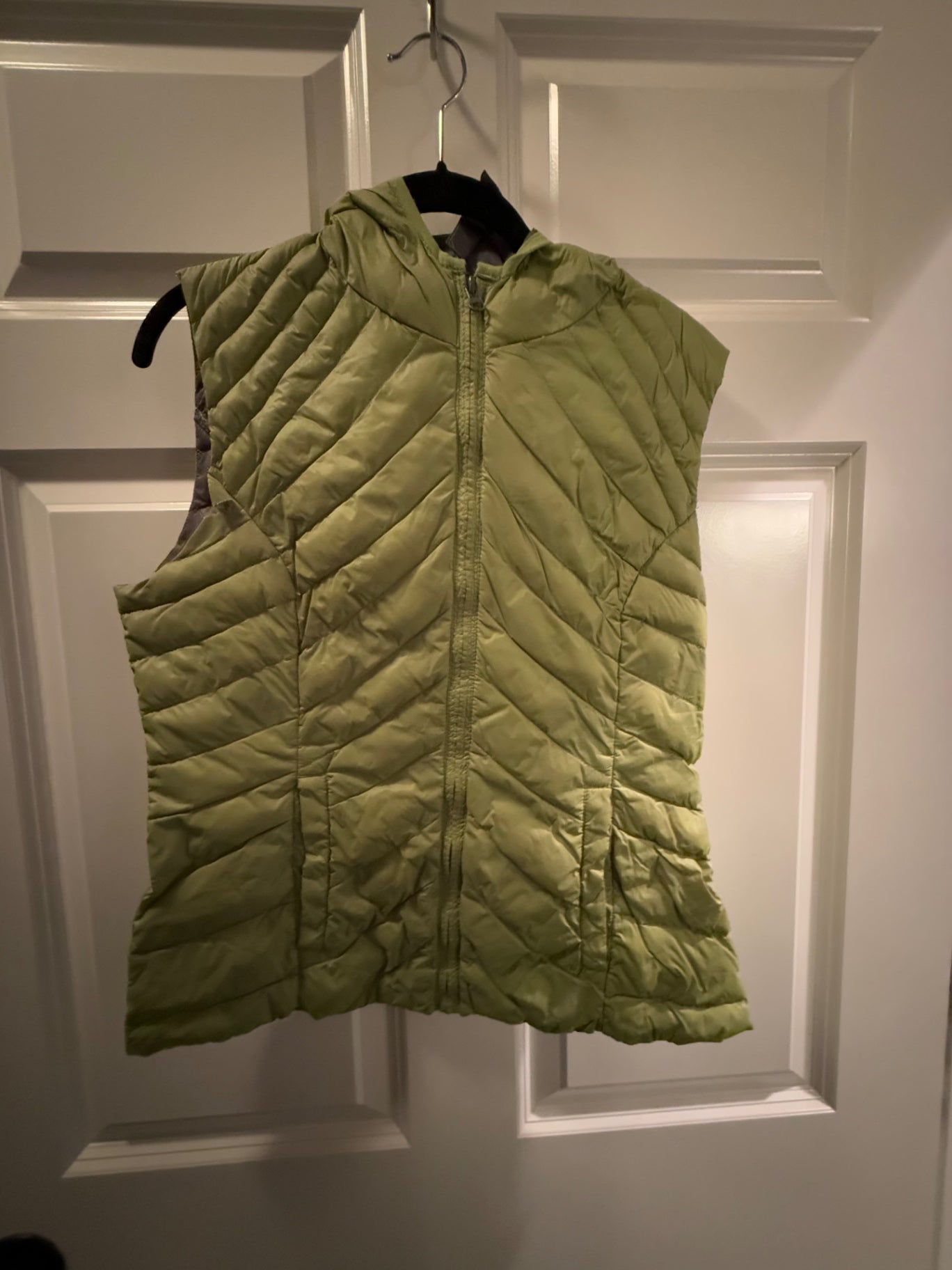 S-Green and gray Puffer vest
