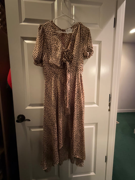 Hello Molly Beige with black spots Likely polyester or similar fabric 6 junior Dress Good