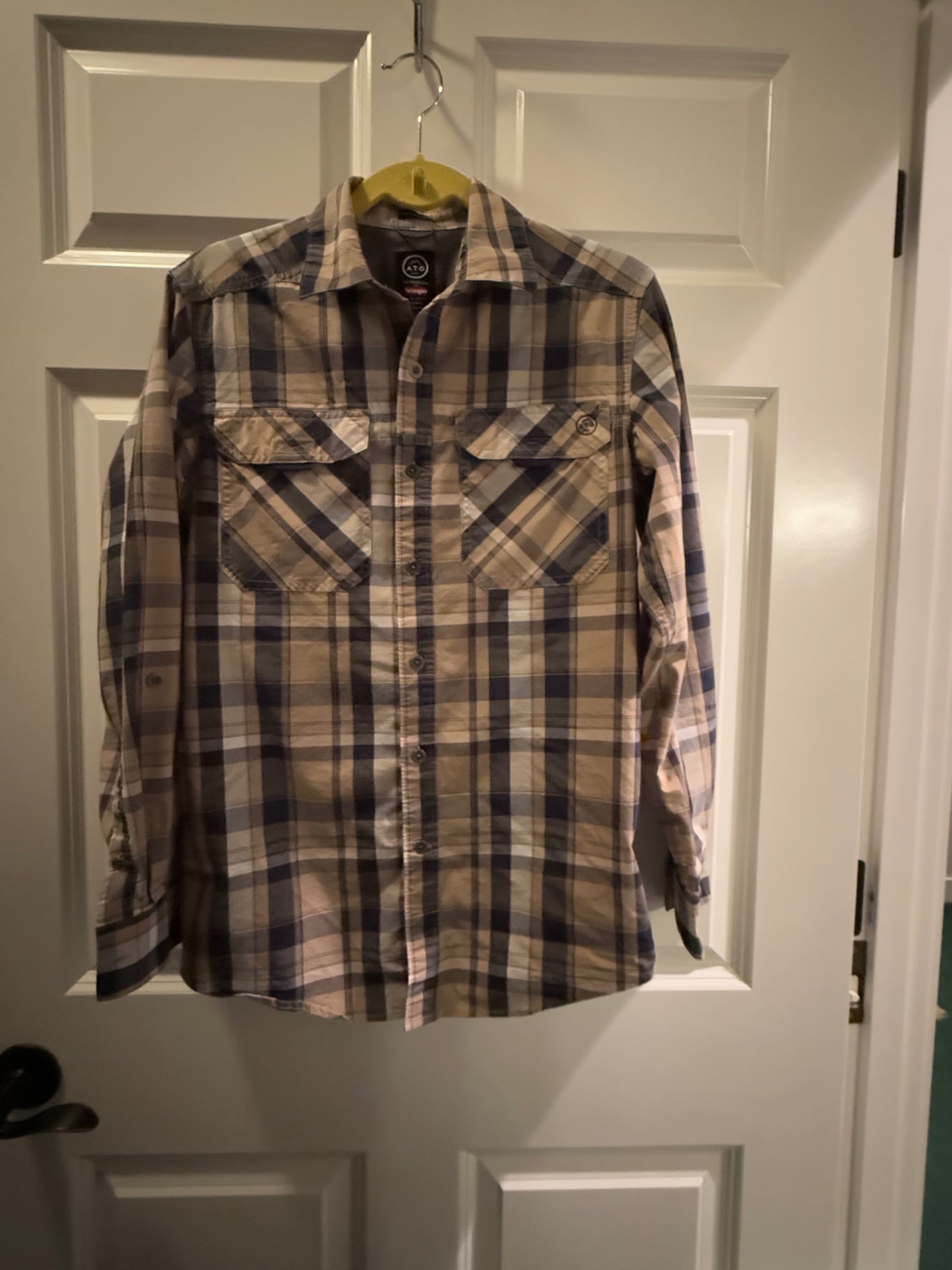 S-Wrangler ATG Beige and Navy Cotton Small Shirt Very Good