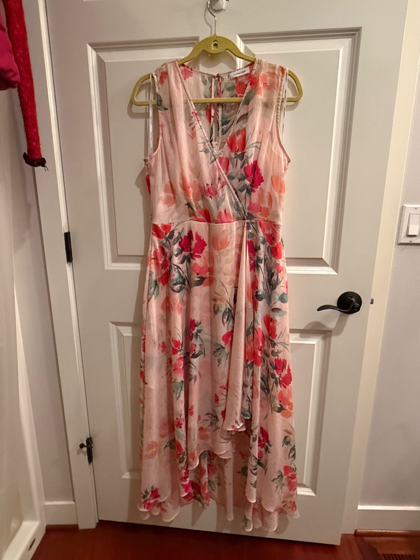 S-Calvin Klein Pink with floral pattern chiffon or similar lightweight fabric 12 junior Dress Very Good