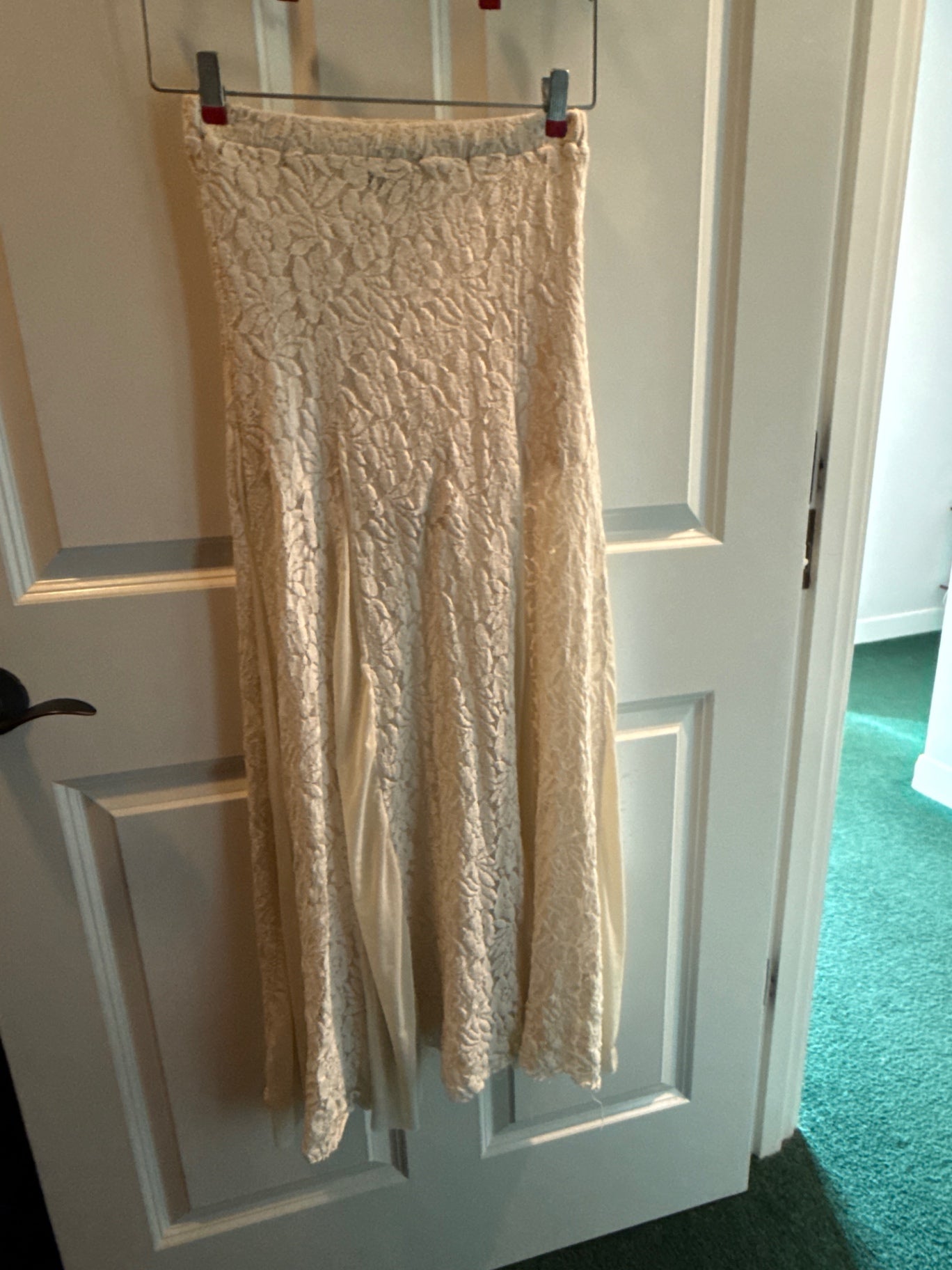 S-Beige Lace Skirt