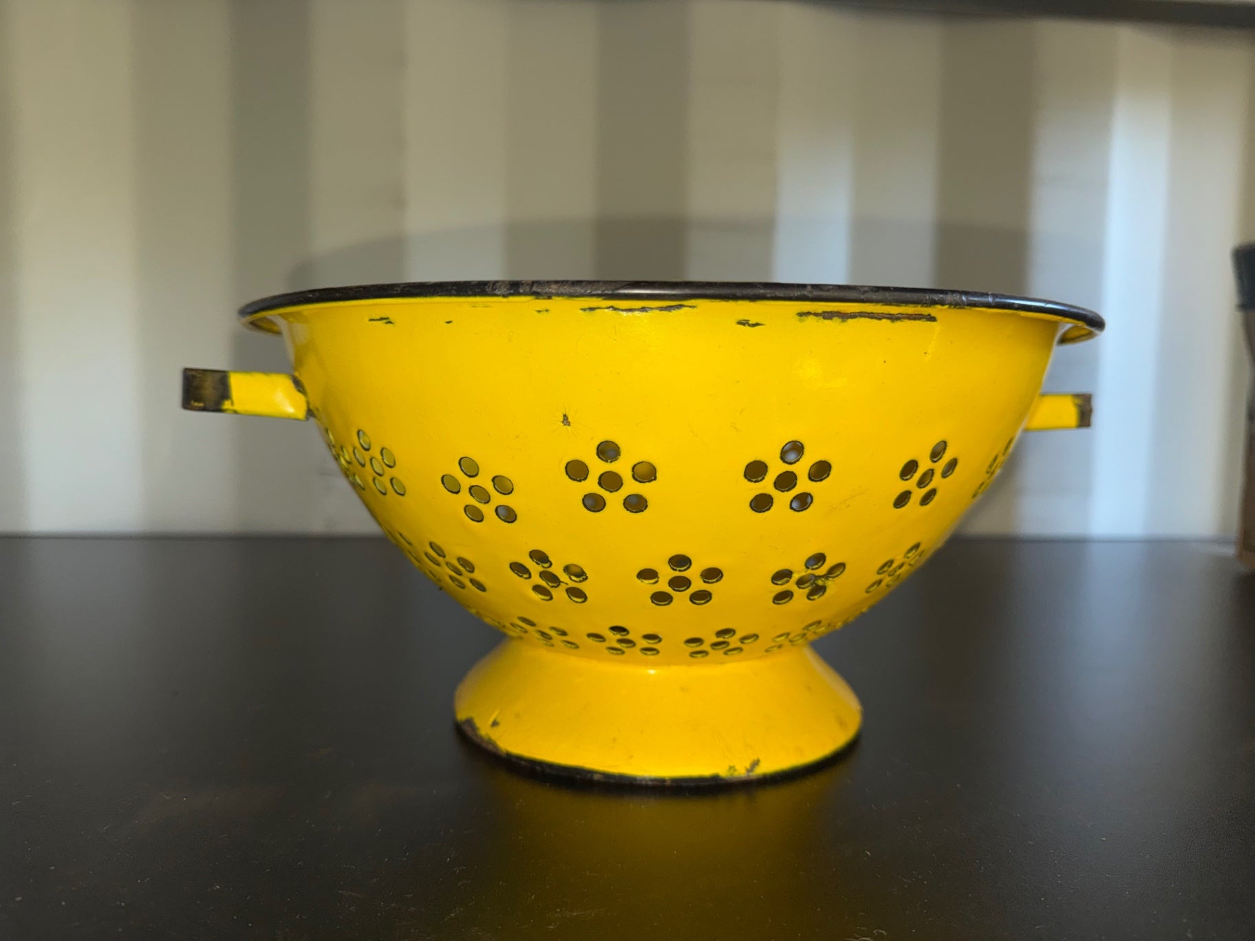 S-Yellow Metal Kitchen colander