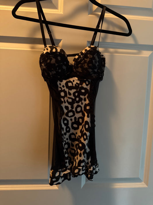 S-Black and white Lace and satin Mediium Lingerie