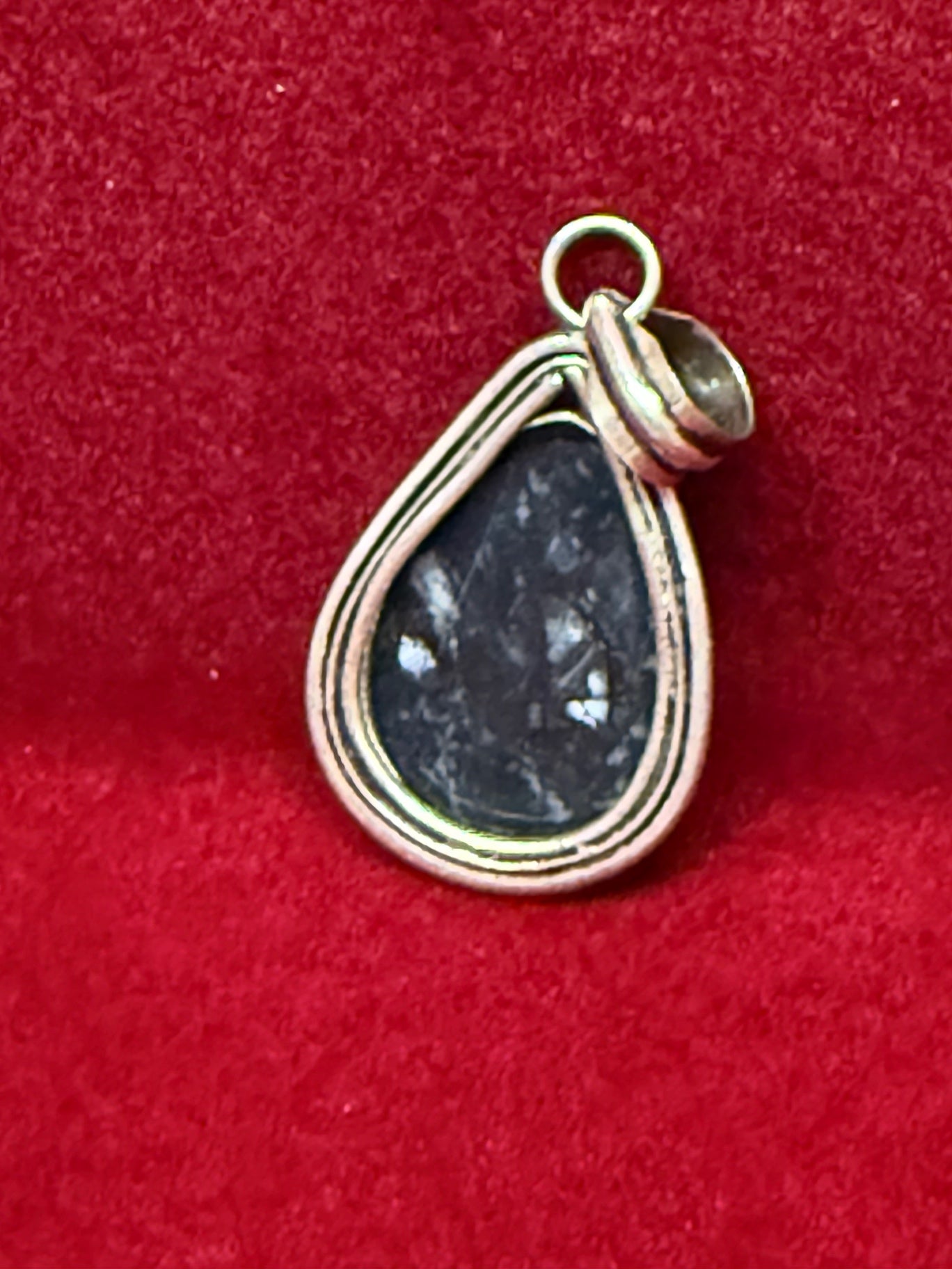 Unknown Black and silver Sterling Silver Jewelry