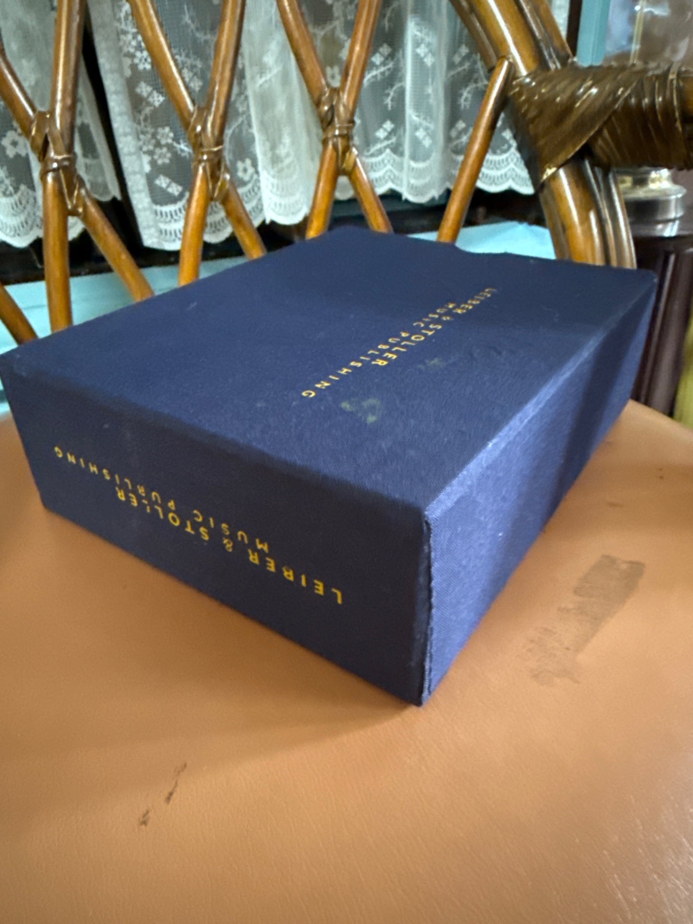 Leibek & Stoller Dark blue Paper cover Unknown Books Good