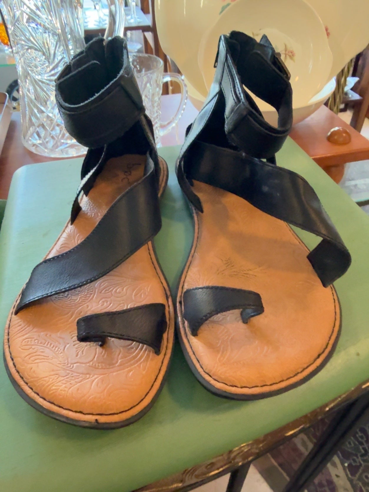 b.o.c. Black Leather Gladiator Sandals | Comfort Footbed | Women’s Size 8