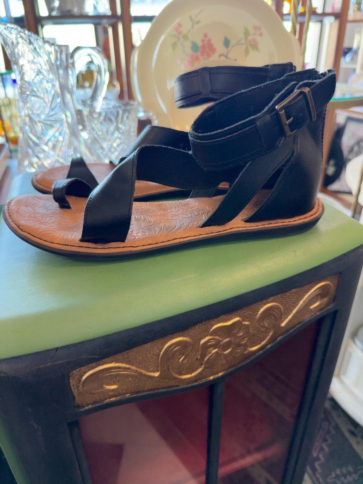 b.o.c. Black Leather Gladiator Sandals | Comfort Footbed | Women’s Size 8