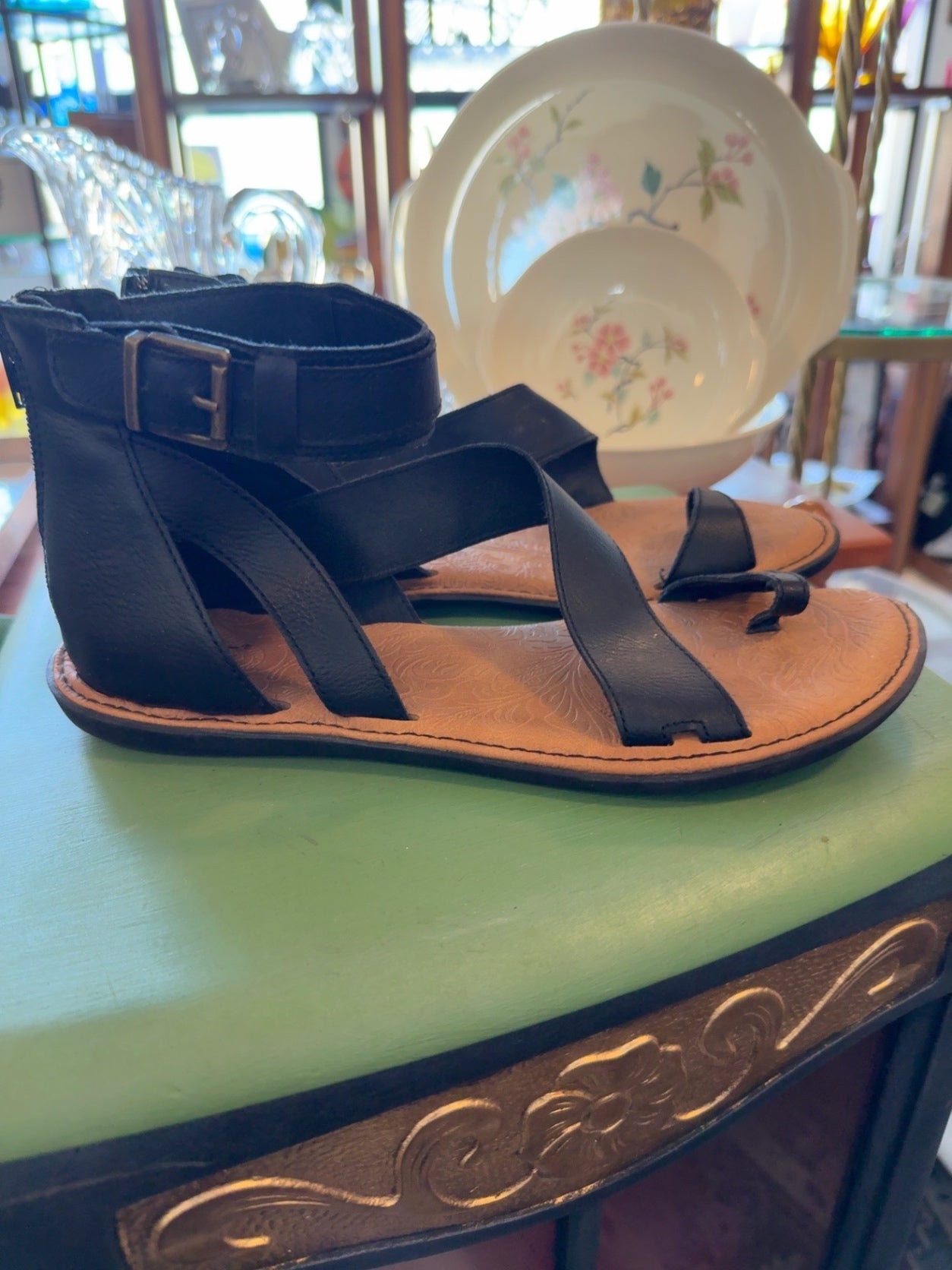 b.o.c. Black Leather Gladiator Sandals | Comfort Footbed | Women’s Size 8