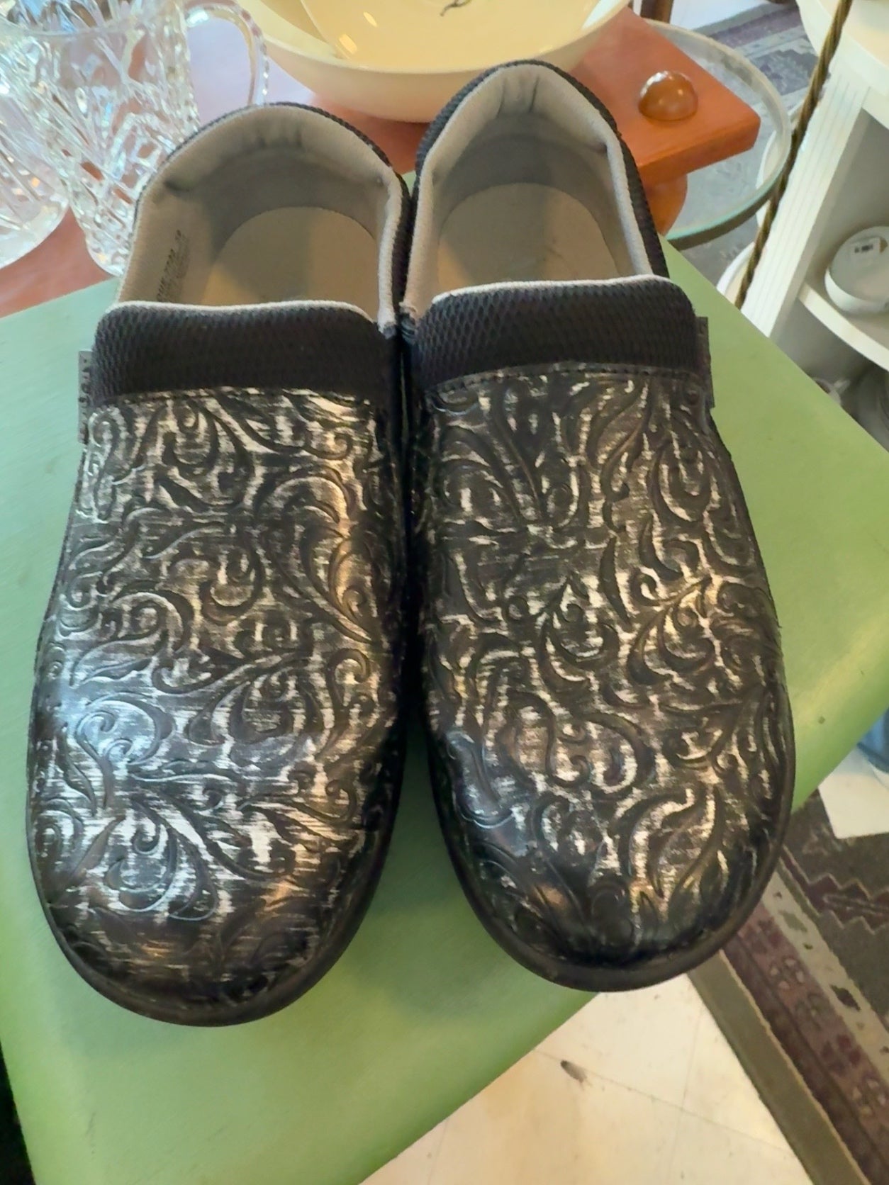 Alegria Professional Slip-On Comfort Shoes | Black Embossed Tooled Scroll Print | EU 39 / Women’s 8.5-9