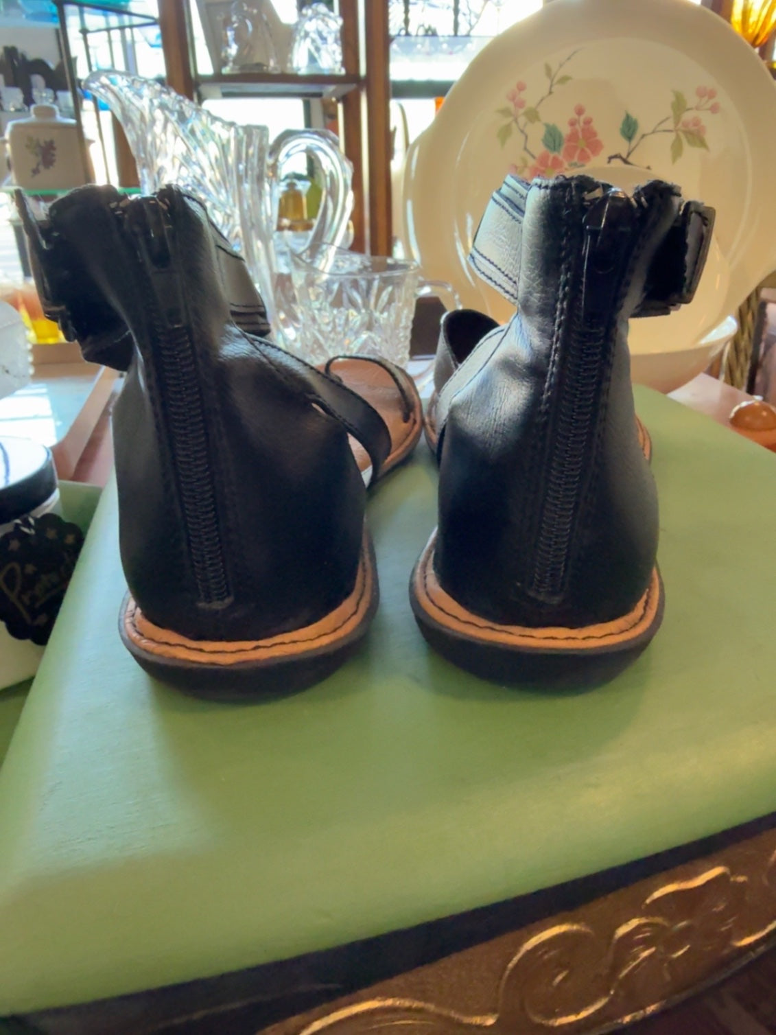 b.o.c. Black Leather Gladiator Sandals | Comfort Footbed | Women’s Size 8