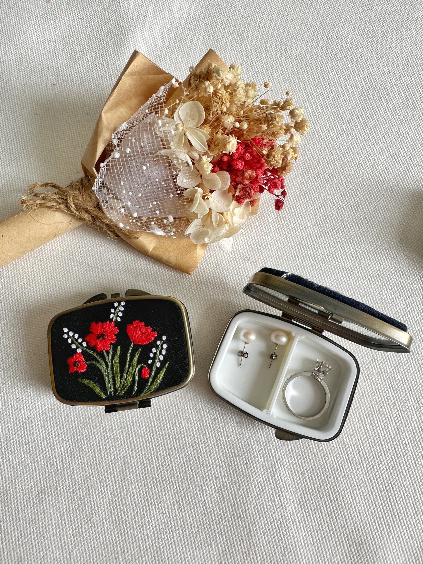 Quince Fables - Floral Embroidered Rectangle Mini Jewelry Box With Mirror ✅