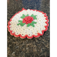 Load image into Gallery viewer, Vintage 1950’s Scalloped Red Rose Crochet Pot Holder Round
