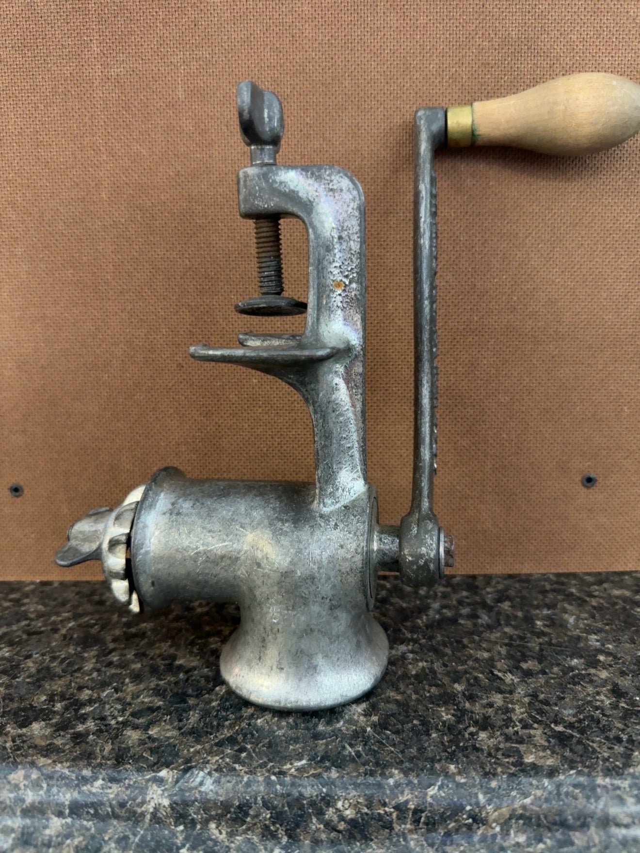 ANTIQUE UNIVERSAL NO. 00 FOOD CHOPPER – L.F. & C. NEW BRITAIN, CONNECTICUT