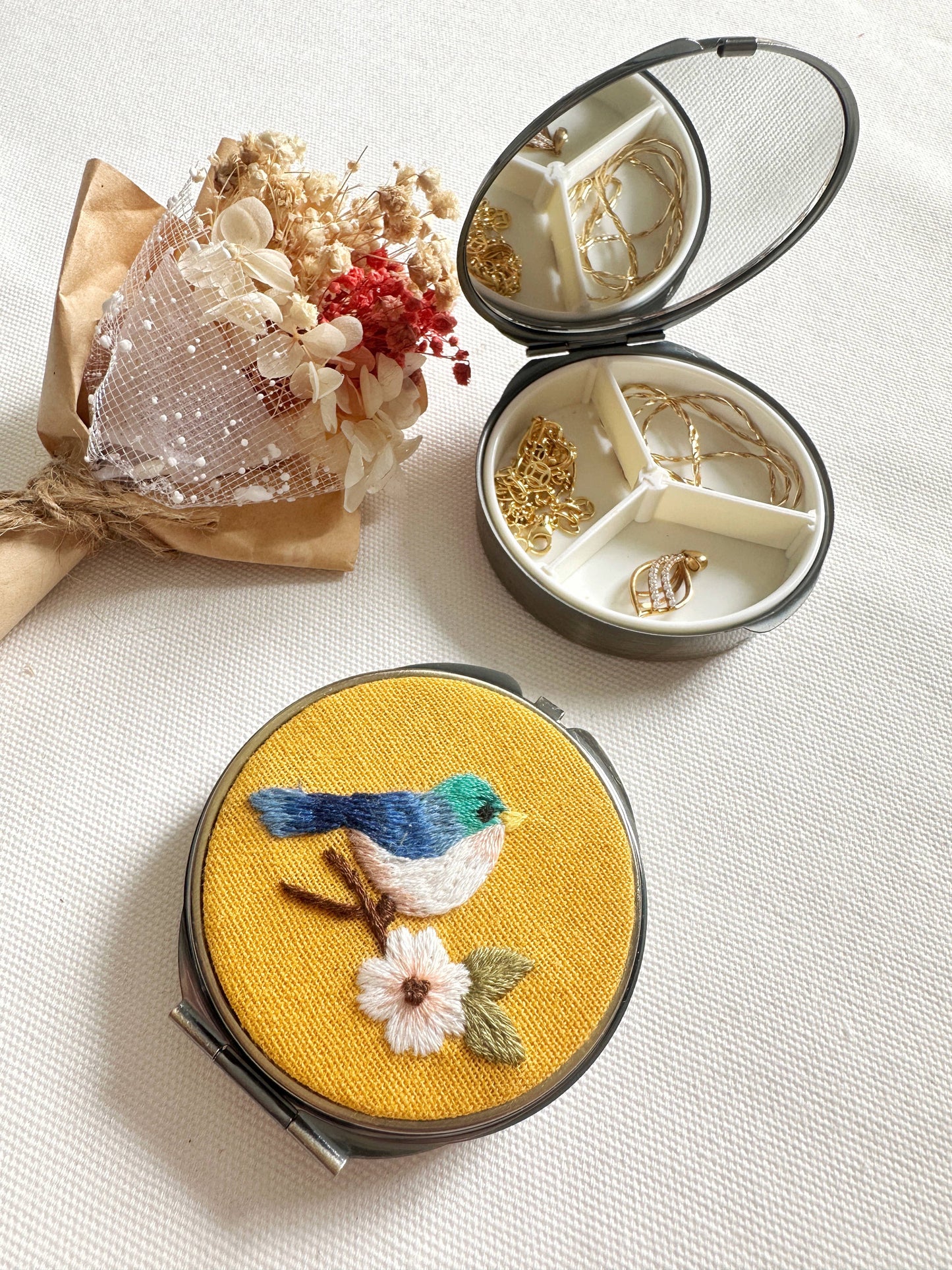 Quince Fables - Floral Embroidered Round Jewelry Box With Mirror (In Stock✅)