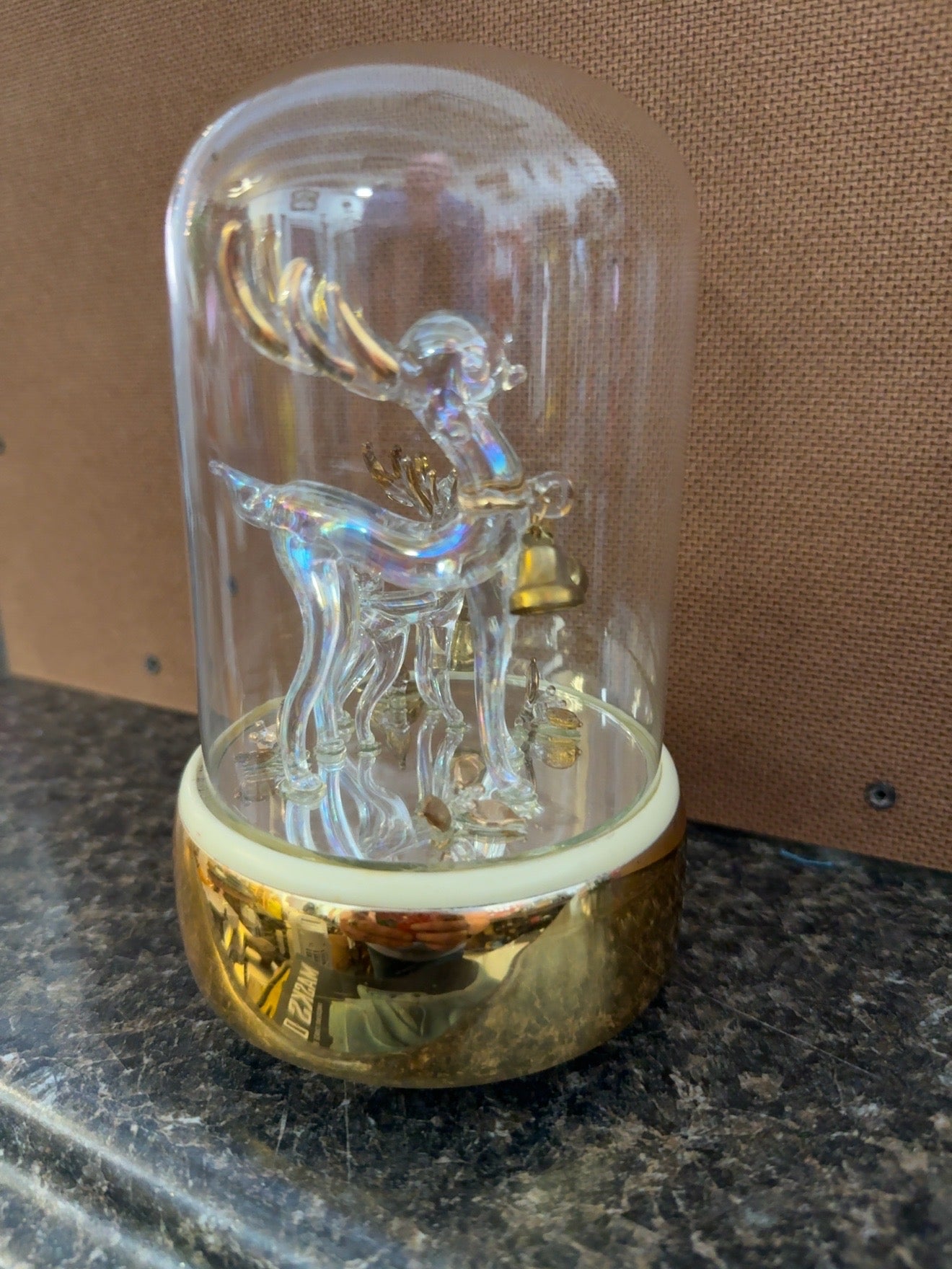 VINTAGE MUSICAL CHRISTMAS REINDEER DISPLAY UNDER DOME