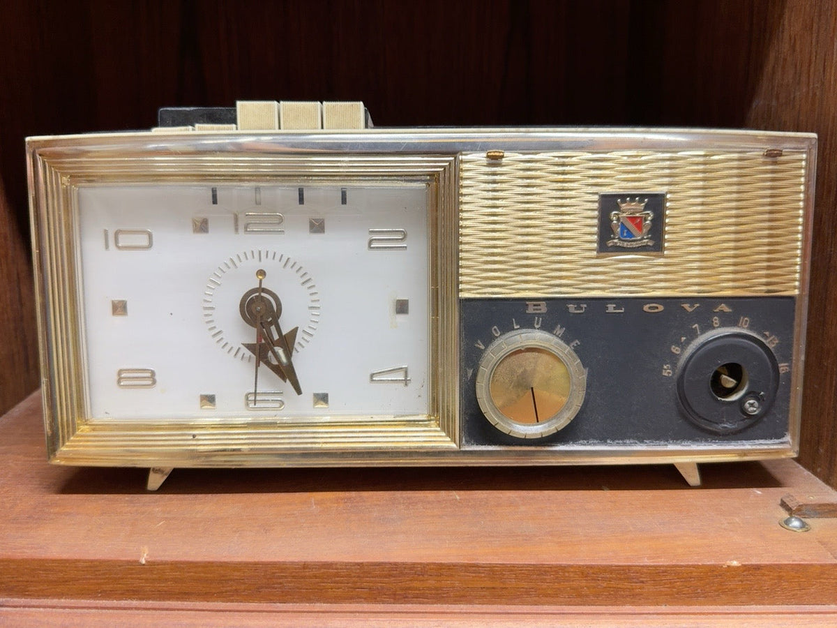 Vintage Bulova Model 100 AM Tube Alarm Clock Radio