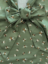 Load image into Gallery viewer, Bee Bow Top
