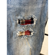 Load image into Gallery viewer, Gypsy Warrior Distressed Skinny Jeans Size 5
