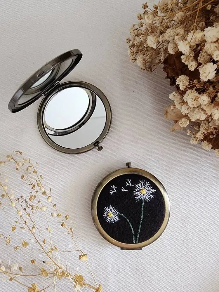 Quince Fables - Floral Embroidered Compact Mirror, Collection Sophia ✅