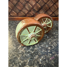Load image into Gallery viewer, Vintage Frankoma Prairie Green Wagon Wheel Salt &amp; Pepper Shakers
