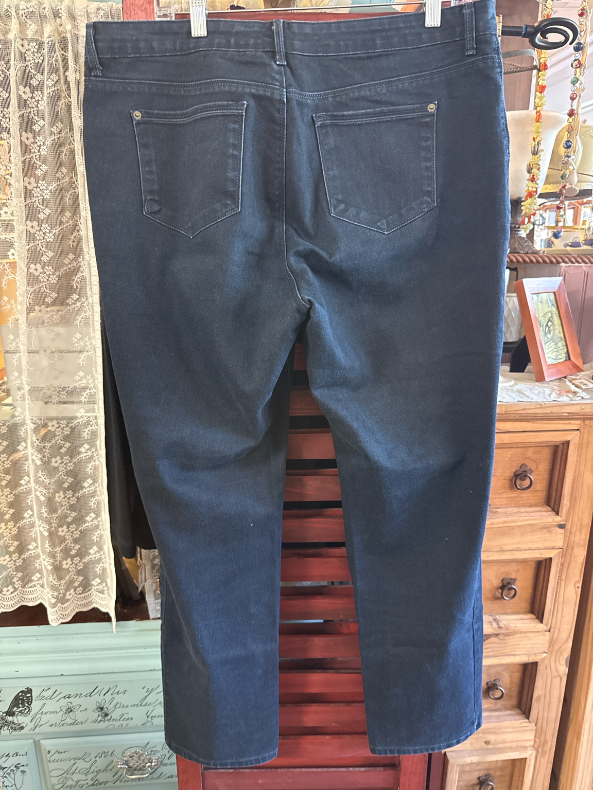 Gloria Vanderbilt Women’s Dark Wash Straight Leg Jeans | Size 16 | Classic Stretch Denim