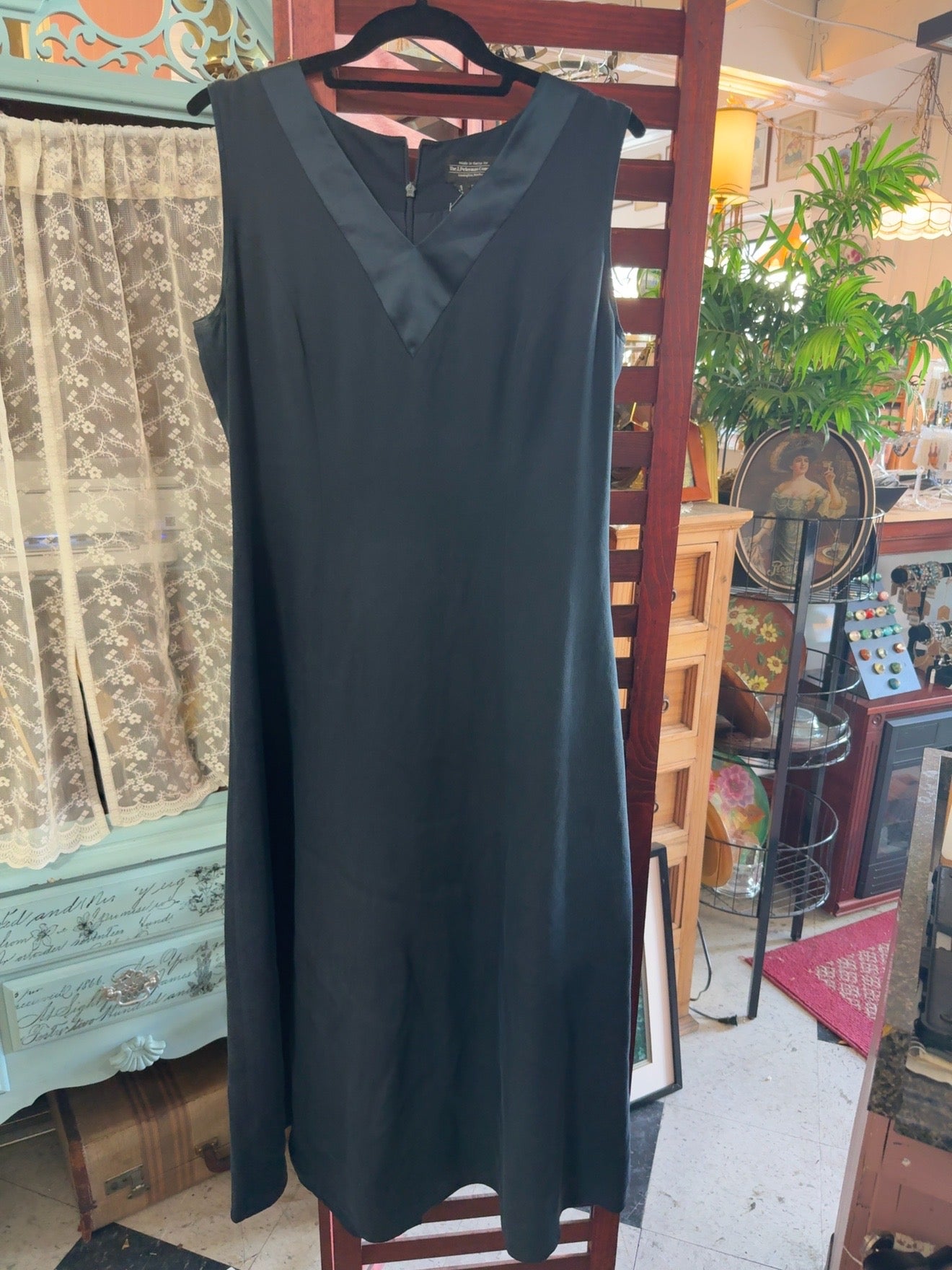 The J. Peterman Company black sleeveless maxi dress in women’s size 12.