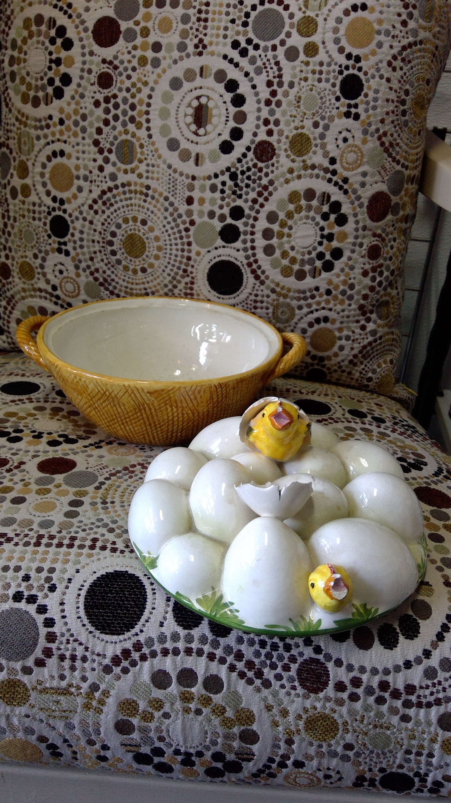 Eggs in Basket Bowl with Lid