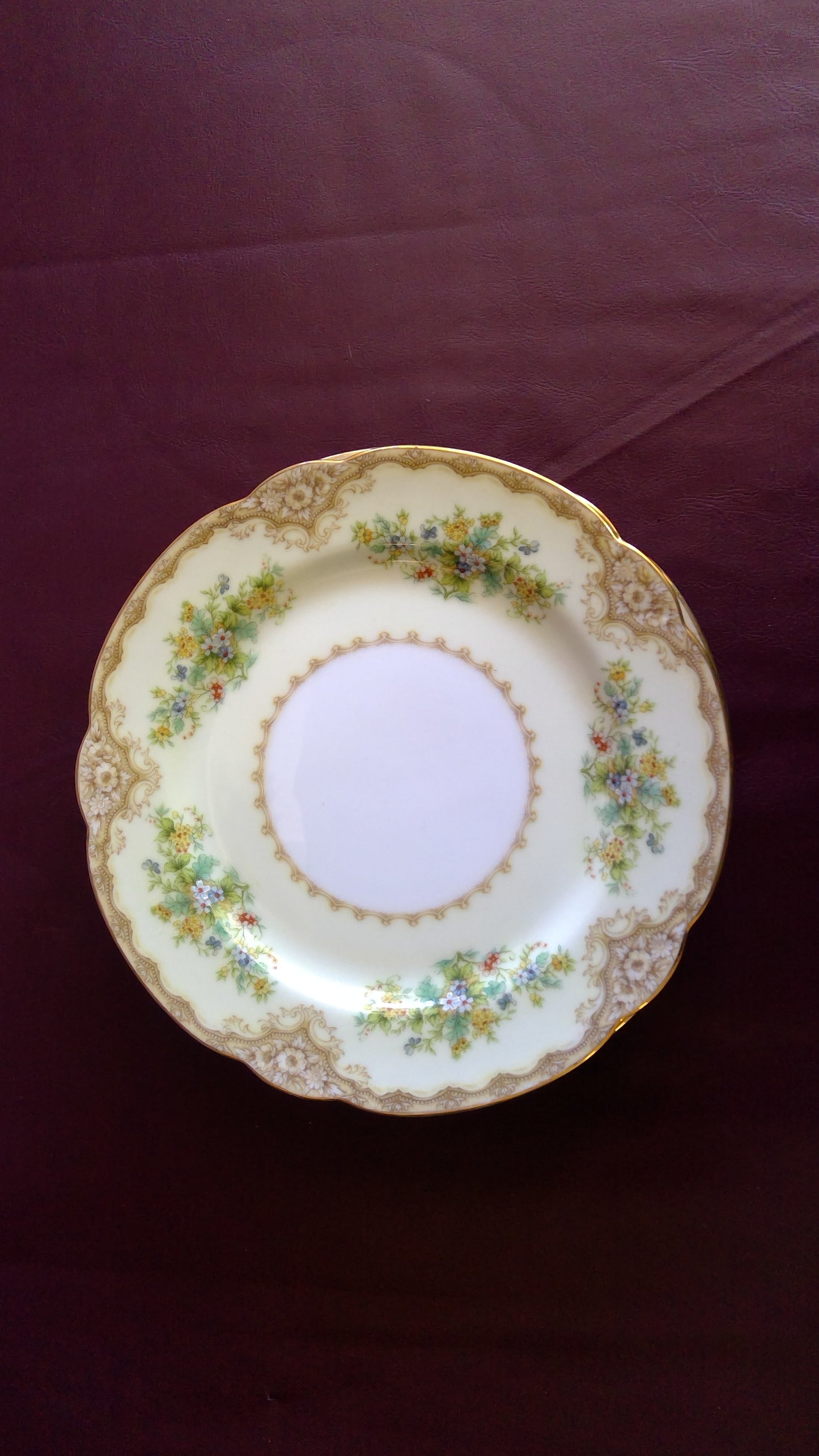 Noritake Iris Medium Dinner plates (4pcs)