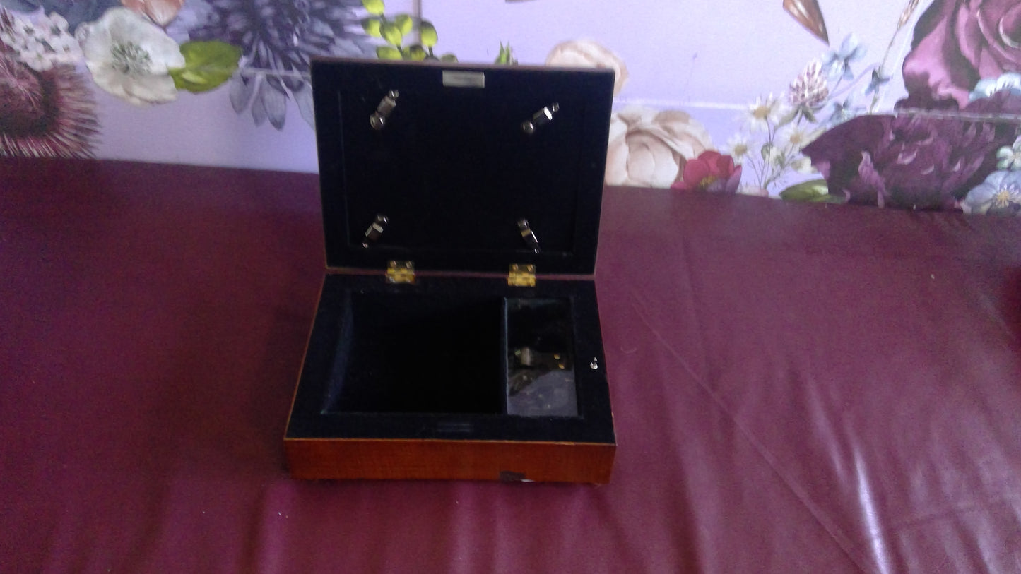 Music Box with Frame Lid