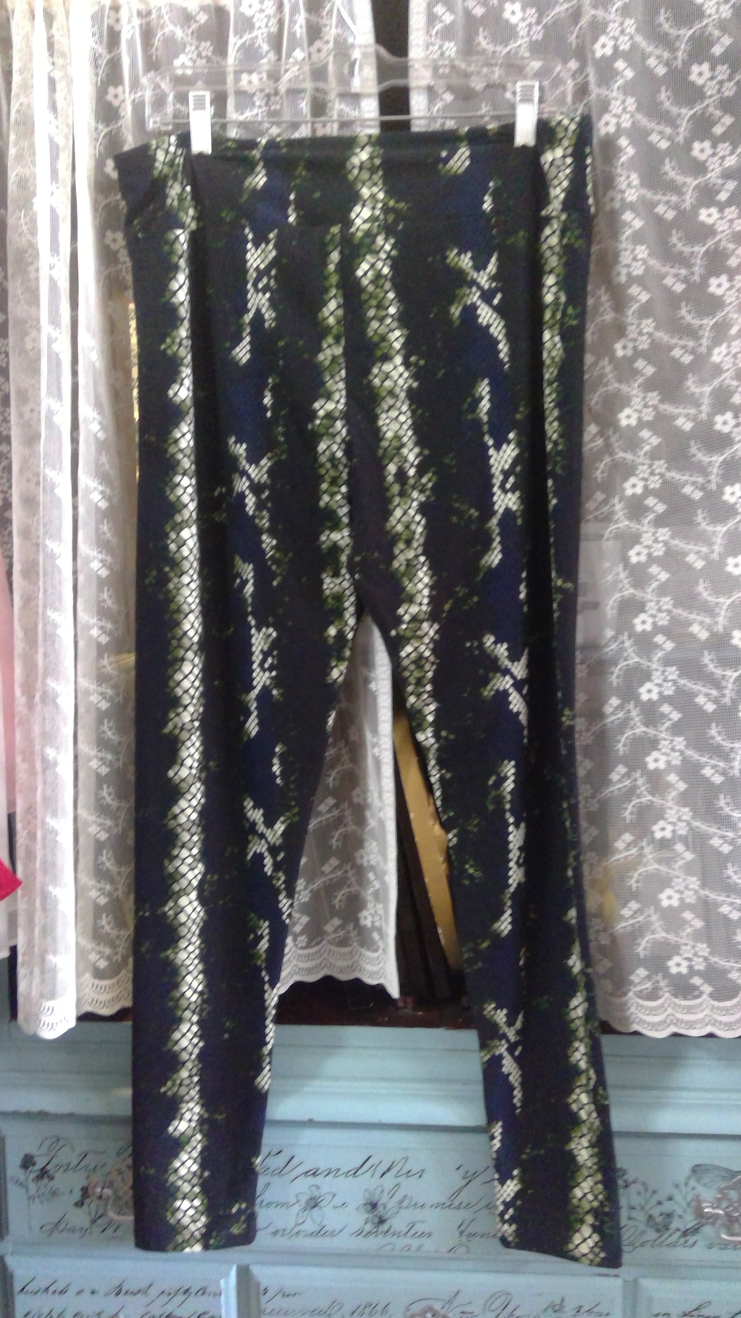 Lulu Rue Patterned Leggings