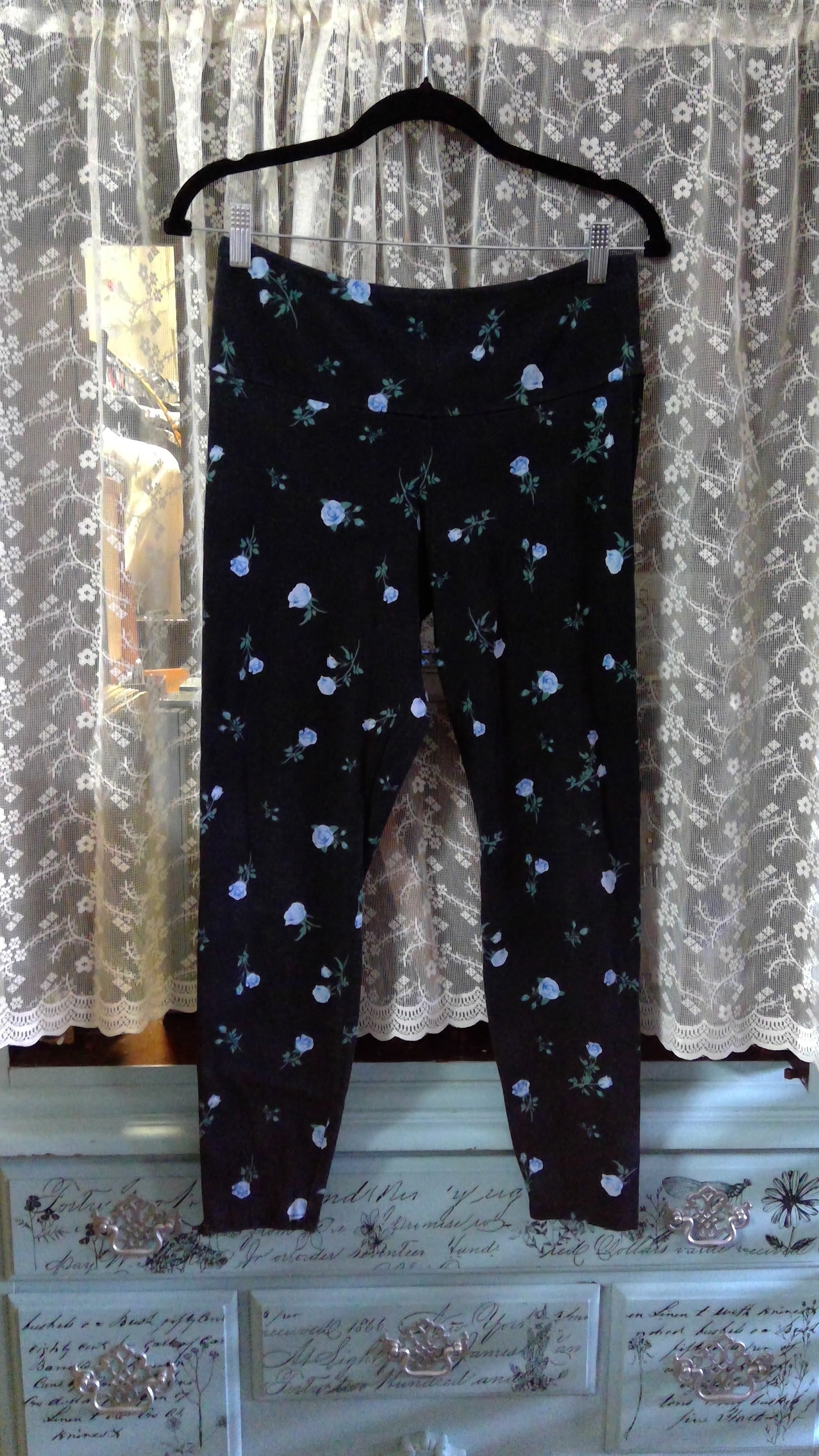 Black and Blue Floral Leggings