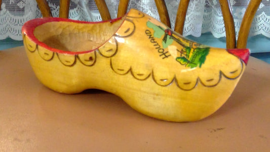 Vintage Hand-Painted Holland Wooden Clog Wall Pocket – Dutch Windmill Souvenir