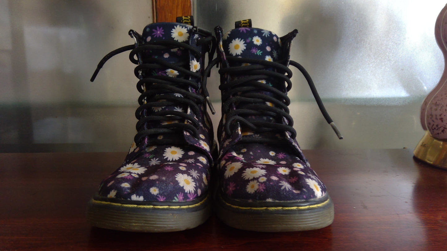 Dr. Martens Delaney Daisy Boots | Black Floral Pattern | Women’s US 4