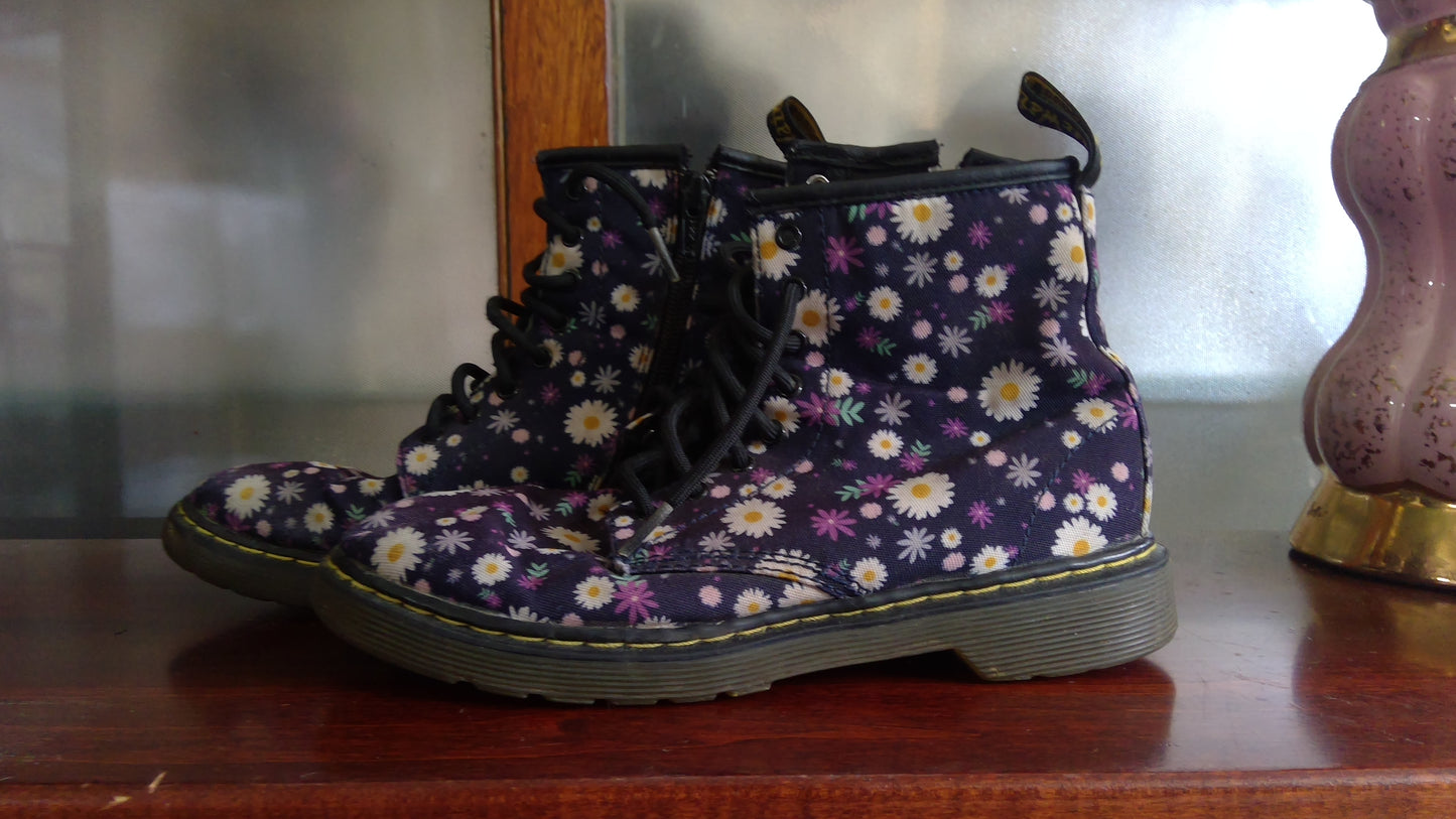 Dr. Martens Delaney Daisy Boots | Black Floral Pattern | Women’s US 4