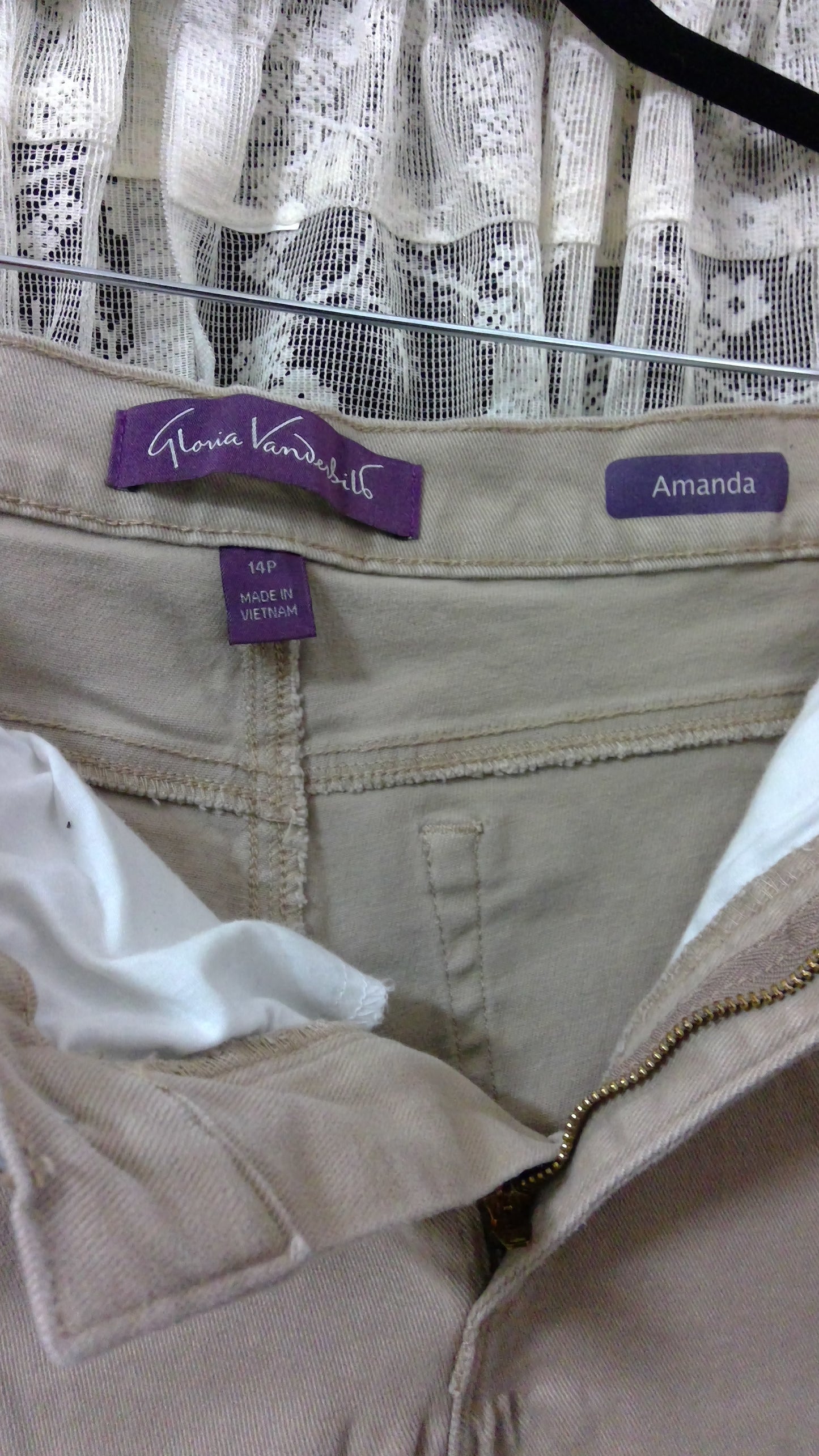 Gloria Vanderbilt Amanda Tan Jeans
