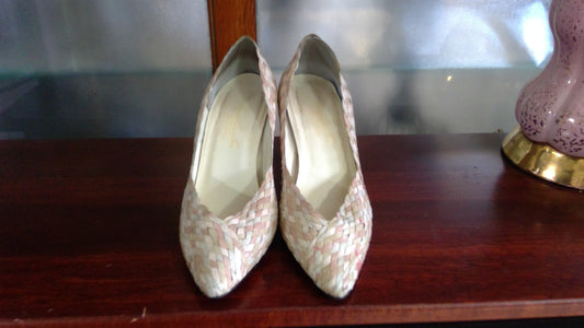 Vintage 1980s Gloria Vanderbilt G-Baby Cream & Pink Woven Heels
